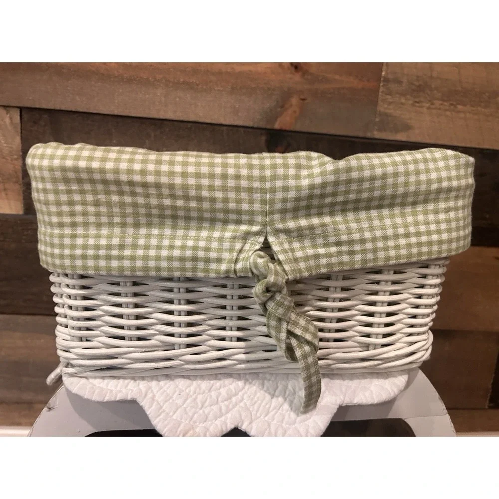POTTERY BARN KIDS White Sabrina Basket with Liner Green‎ Gingham Plaid Checker